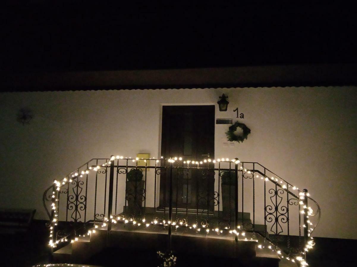 Entire House Iris & Arnika Počitniška hiša *